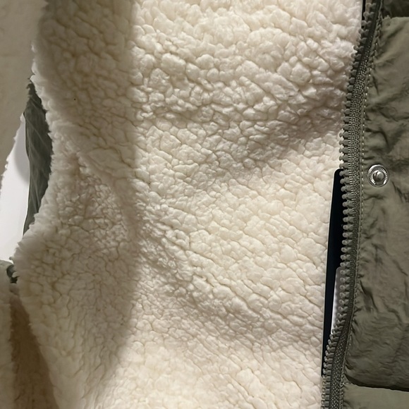 Fashion Nova Puffer Vest with Fur Lining 1X - Picture 5 of 5